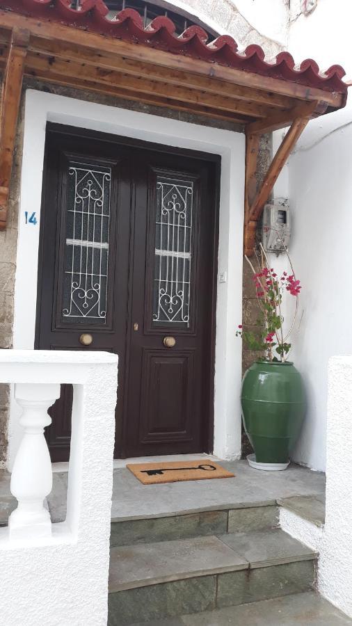 Neoclassical Manor House Poros Town Luaran gambar